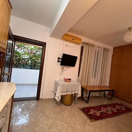 Apartment Erjon *