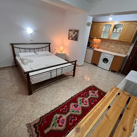 Erjon Apartment