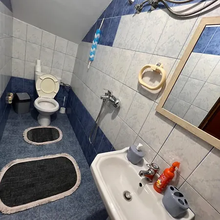 Erjon Appartement *