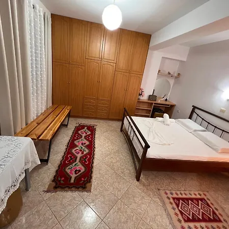Erjon Apartment *